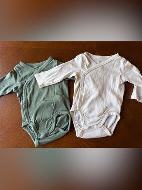 H&M Long-Sleeve Baby Bodysuit Duo in Sage Green and Cream